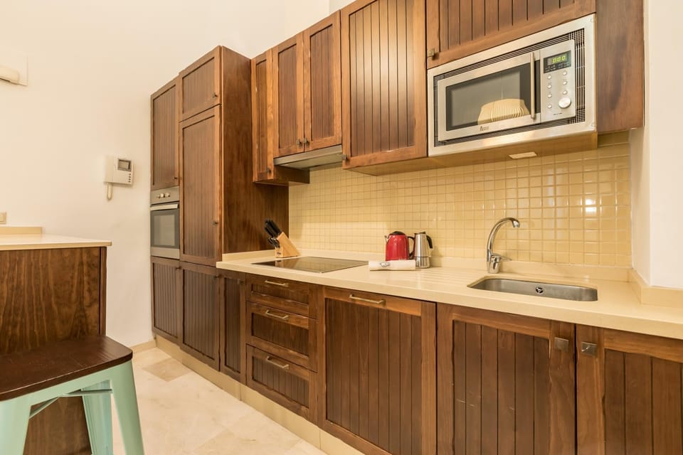 Kitchen or kitchenette, Living room