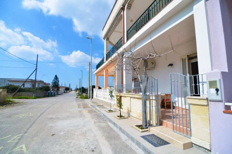 Property building, Day, Neighbourhood, View (from property/room), Balcony/Terrace, Street view