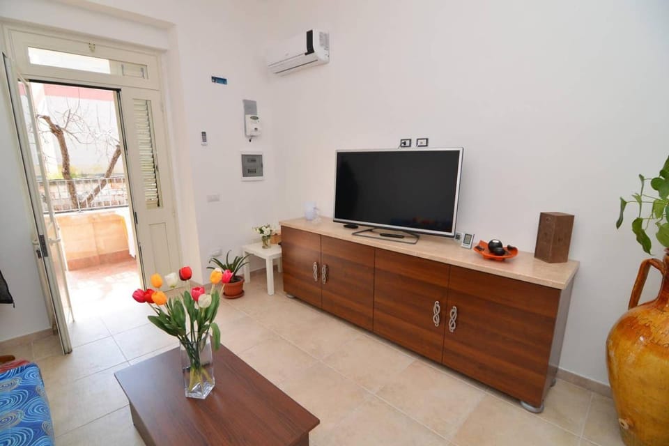 Communal lounge/ TV room, TV and multimedia, Evening entertainment