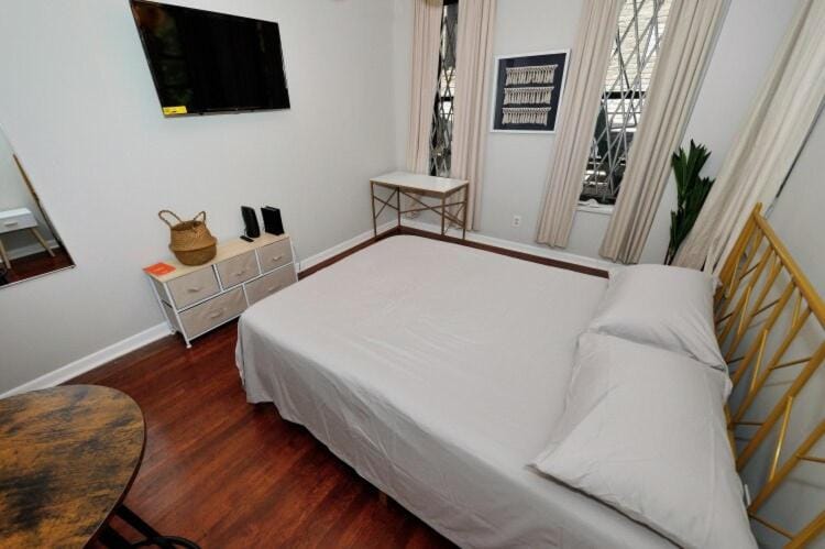 Cozy Studio Near Central Park!, June To Aug 90 Days Stay Required Apartment in Roosevelt Island