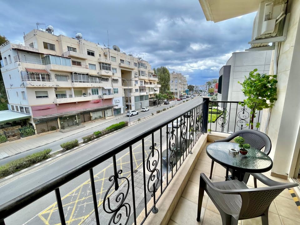Neighbourhood, Street view