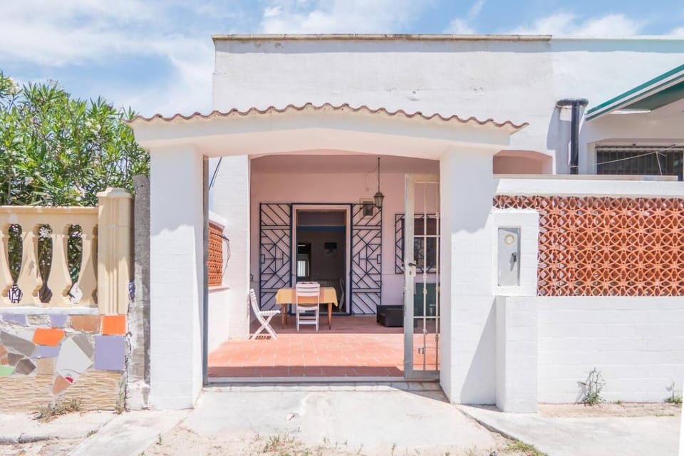 Property building, Patio, Facade/entrance, Day, View (from property/room), Balcony/Terrace