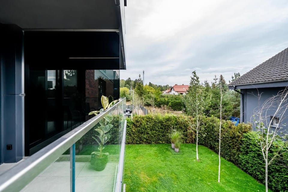 Property building, Spring, Day, Garden, Garden view