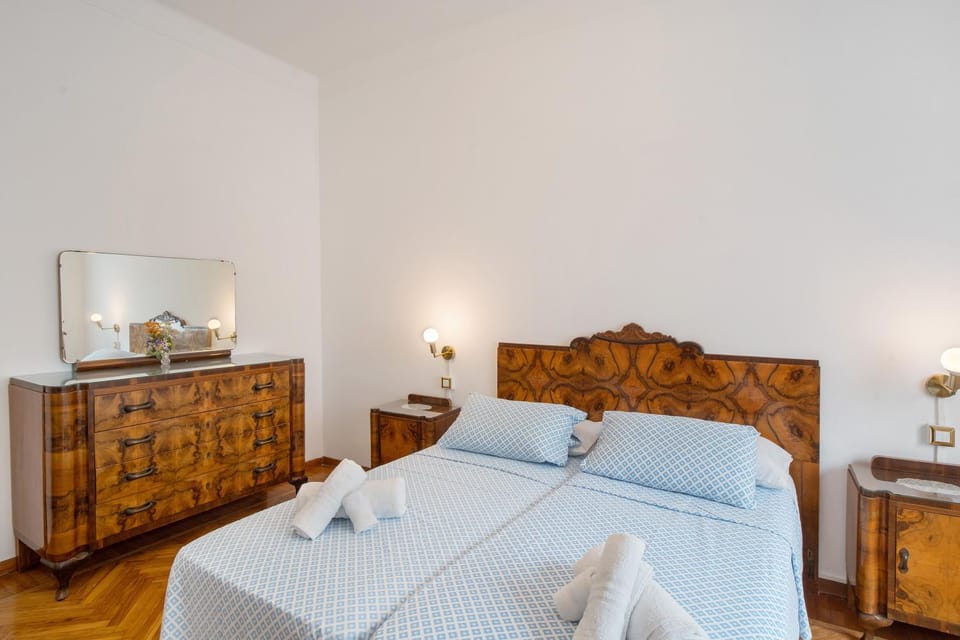 Living room, Bedroom