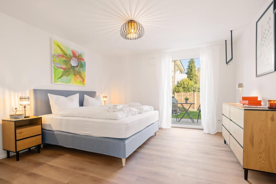 STAYS Uferpark in erster Seereihe Apartment in Friedrichshafen