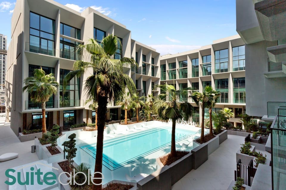 Vibrant & Exclusive Pool View Studio in Autograph Apartment in Dubai
