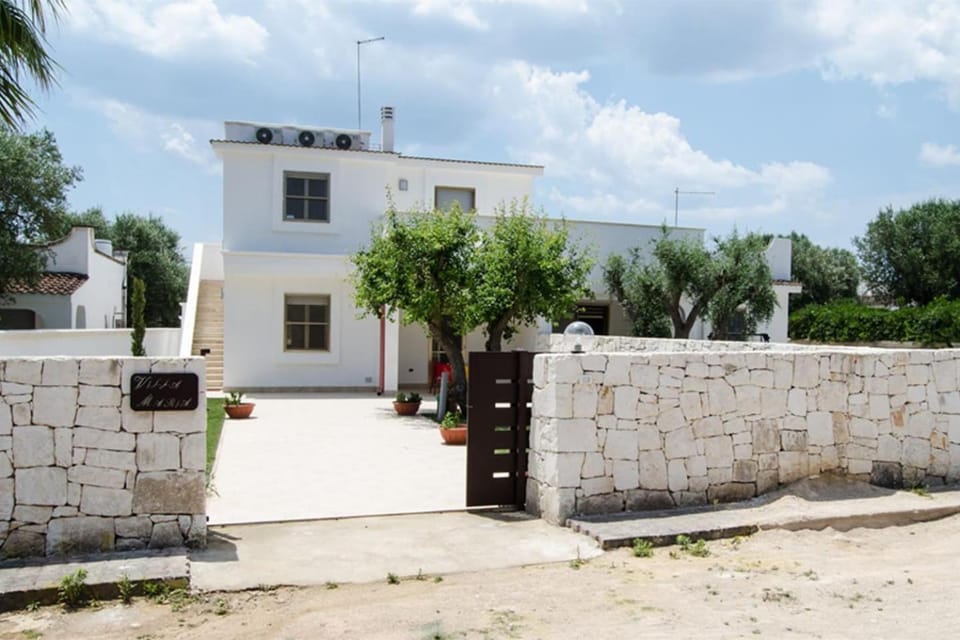 Property building, Day, Balcony/Terrace, Landmark view