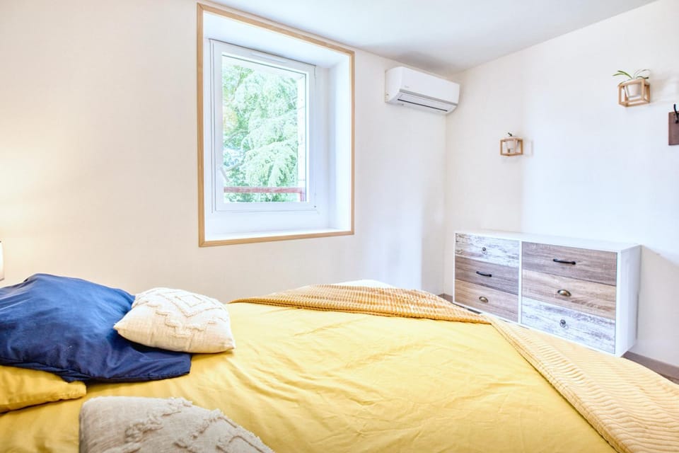 Living room, Bedroom