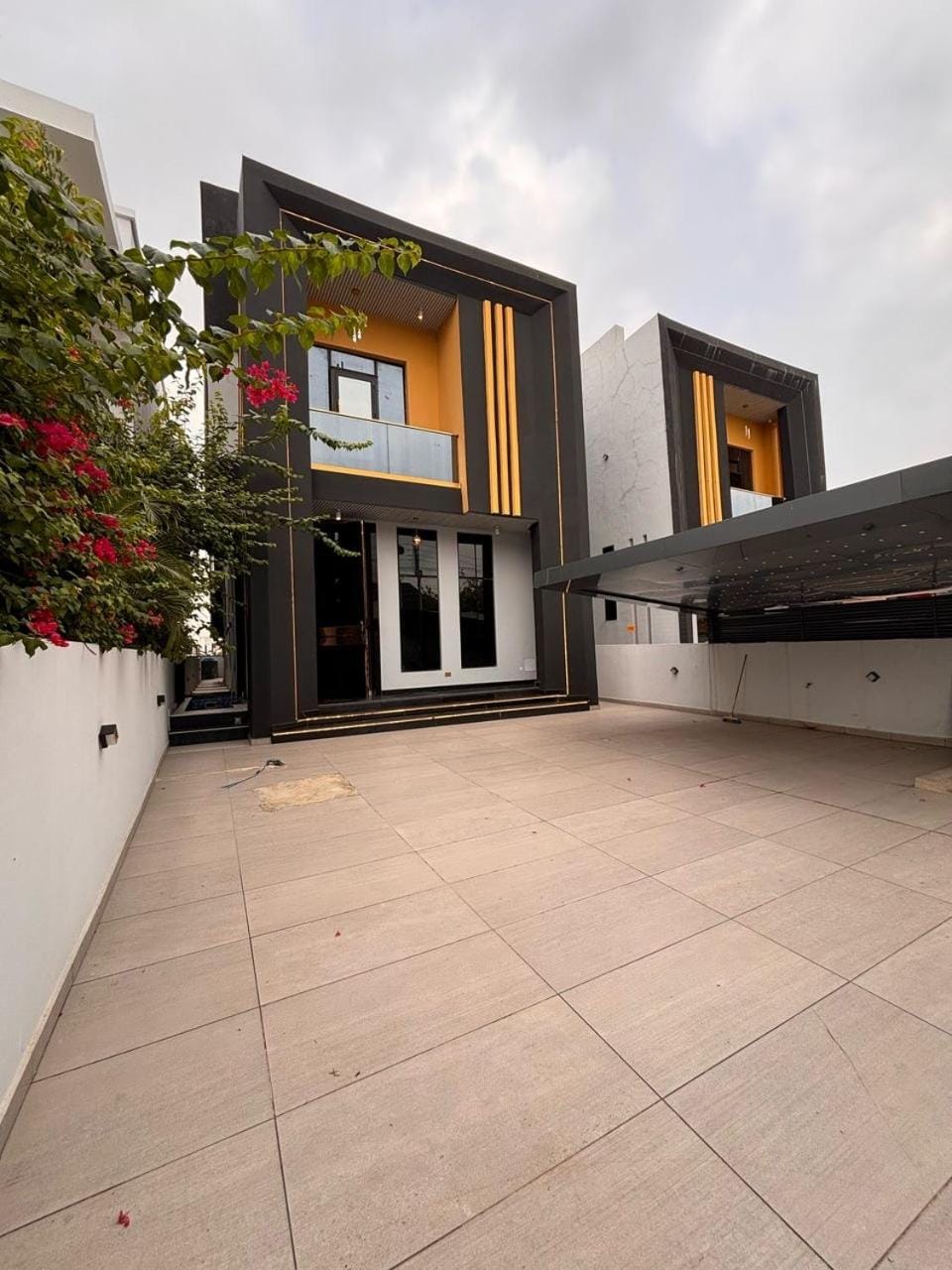 Property building, Day