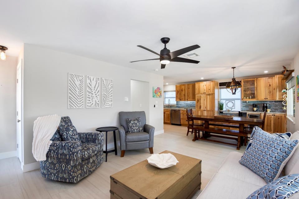 Island Vibes by Sun Palace Vacations House in Estero Island