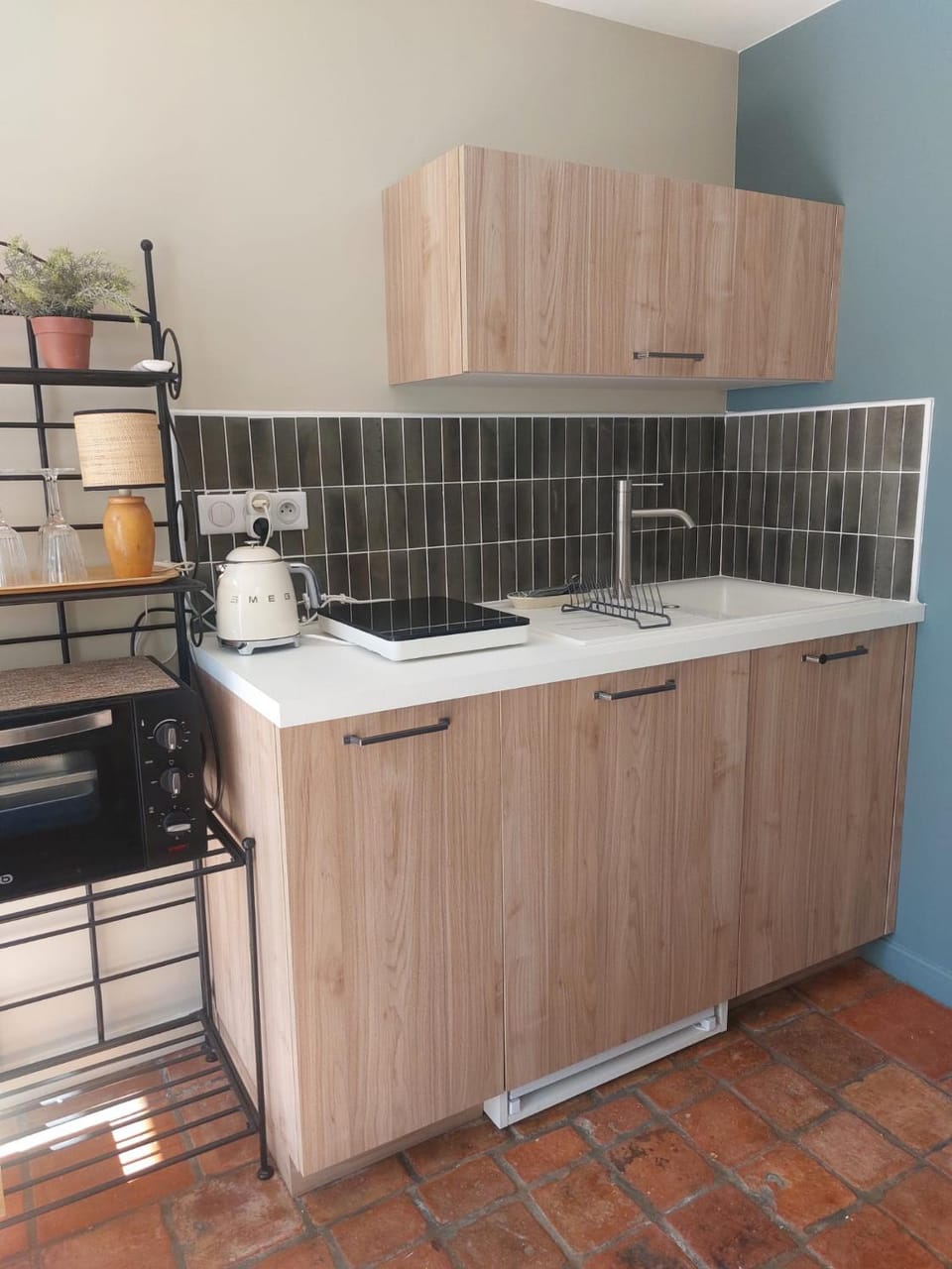 Kitchen or kitchenette, stove, kitchen