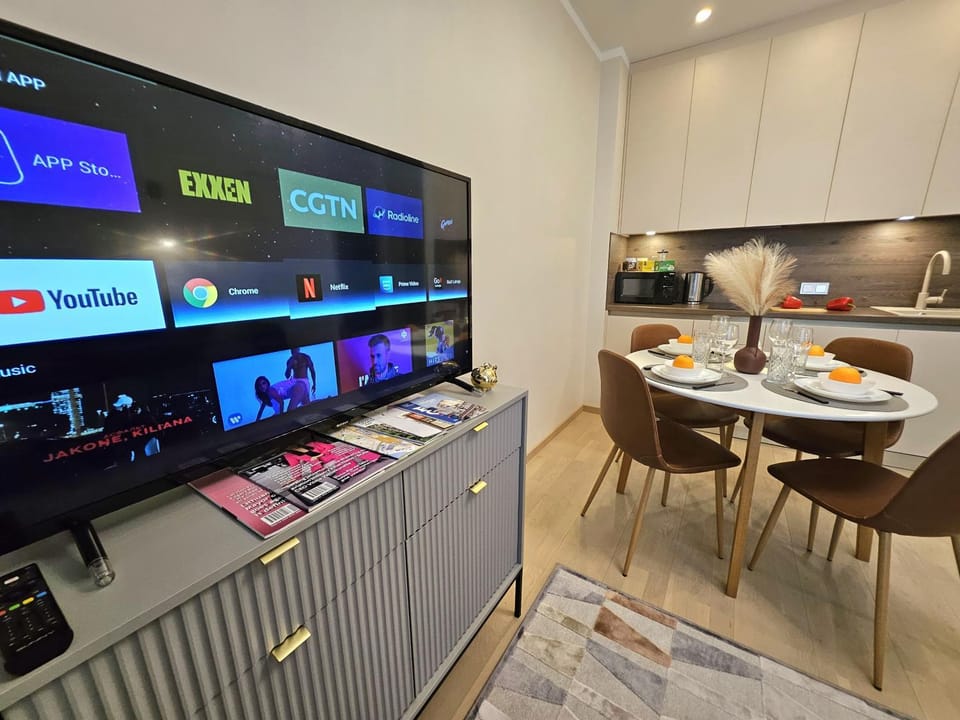 TV and multimedia, Living room, Dining area