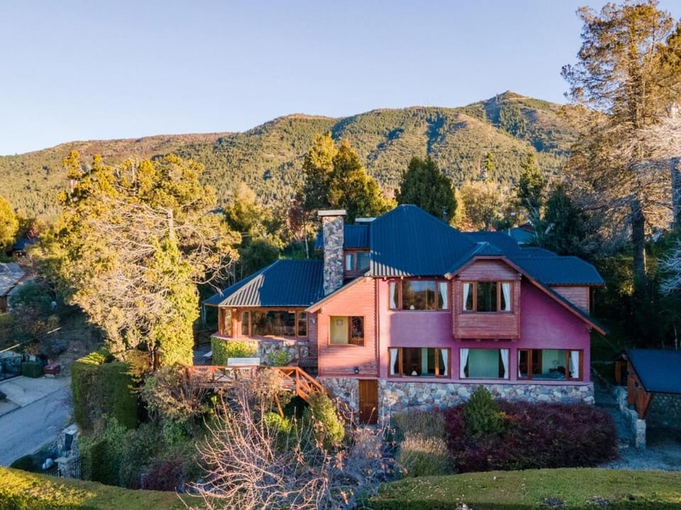 Property building, Day, Natural landscape, Garden, Garden view
