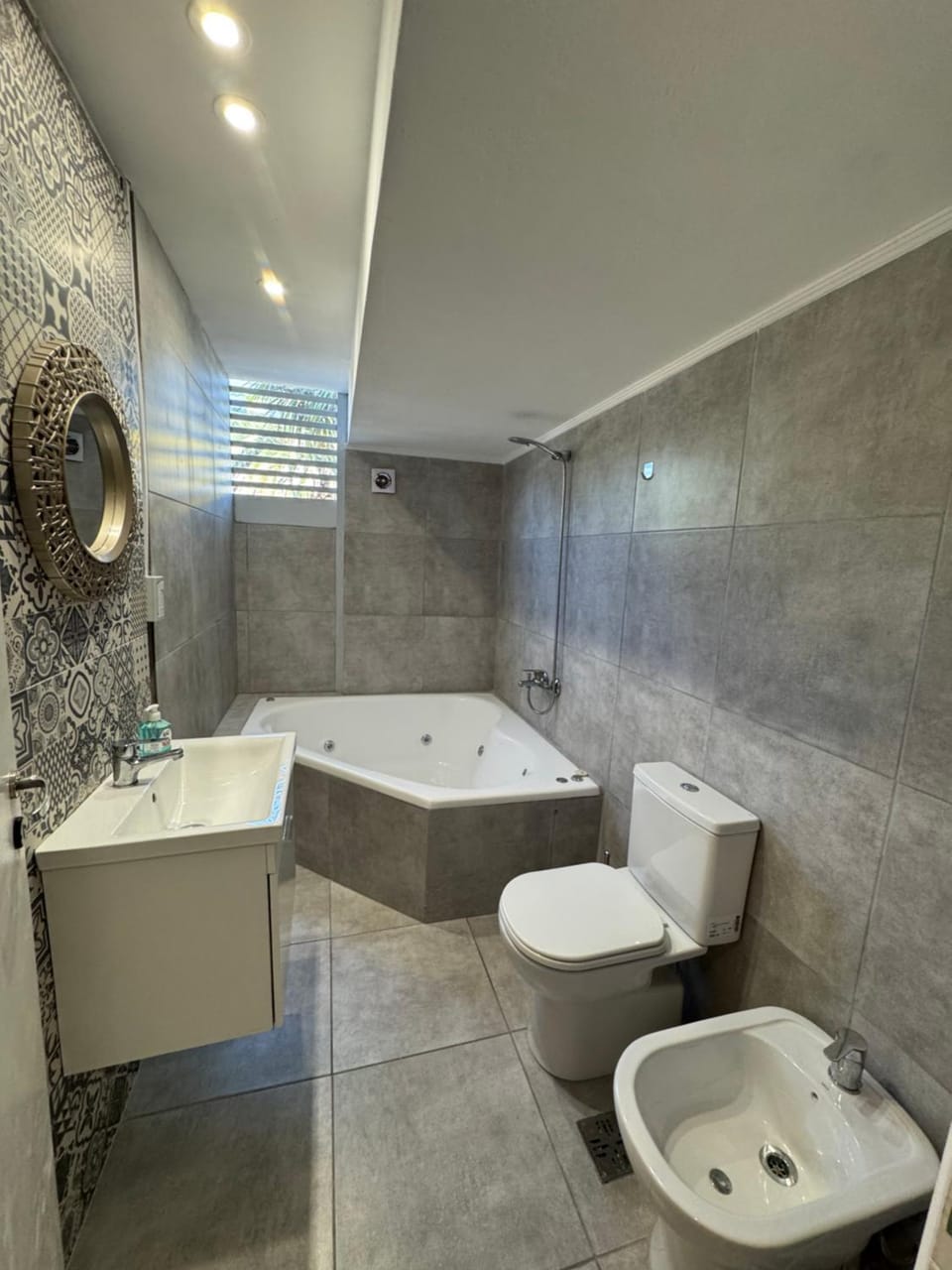 Shower, Bathroom, Bath, bidet