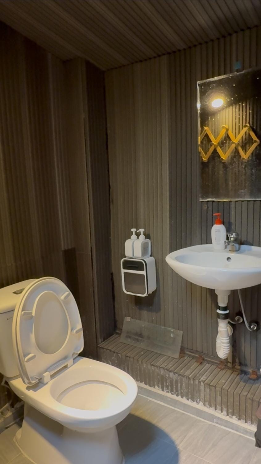 Toilet, Bathroom
