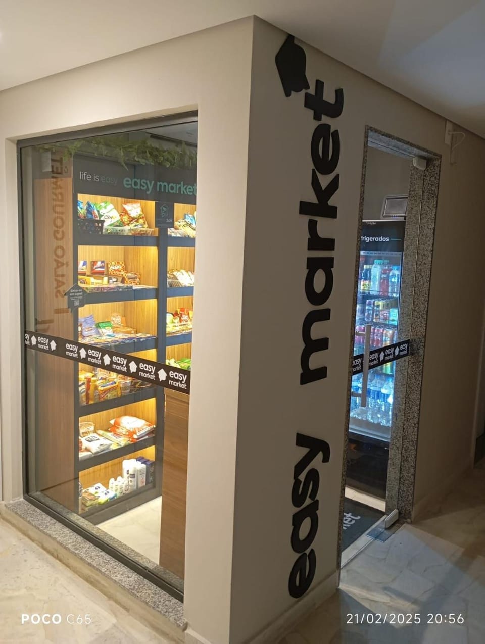 Supermarket/grocery shop