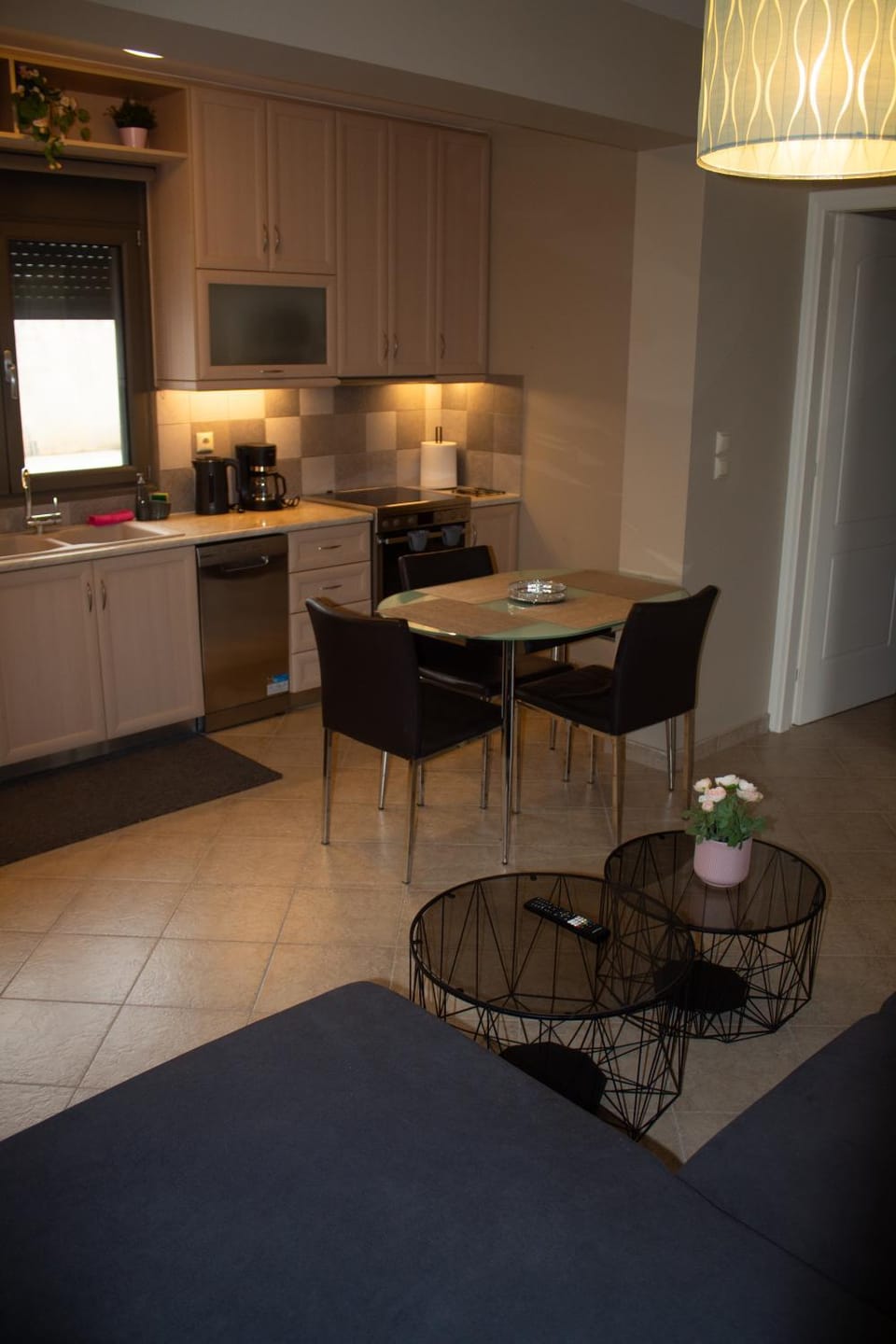 Kitchen or kitchenette, Living room, Seating area, Dining area, stove