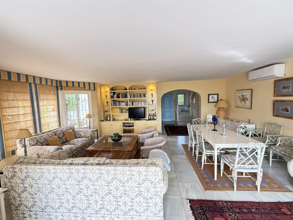 Communal lounge/ TV room, Living room