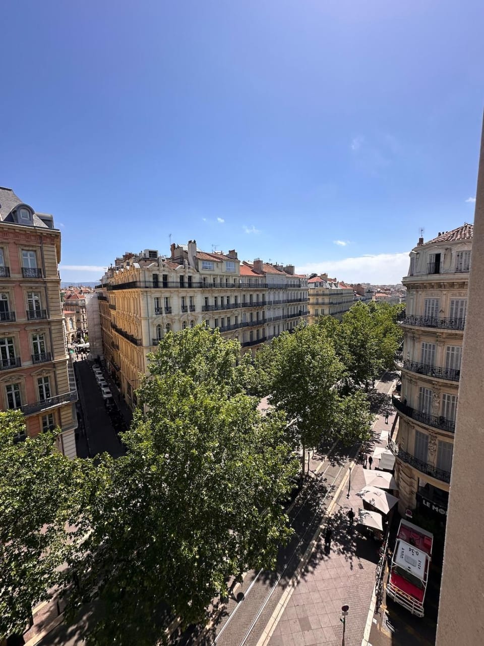 Property building, Day, Neighbourhood, City view, Street view, Location