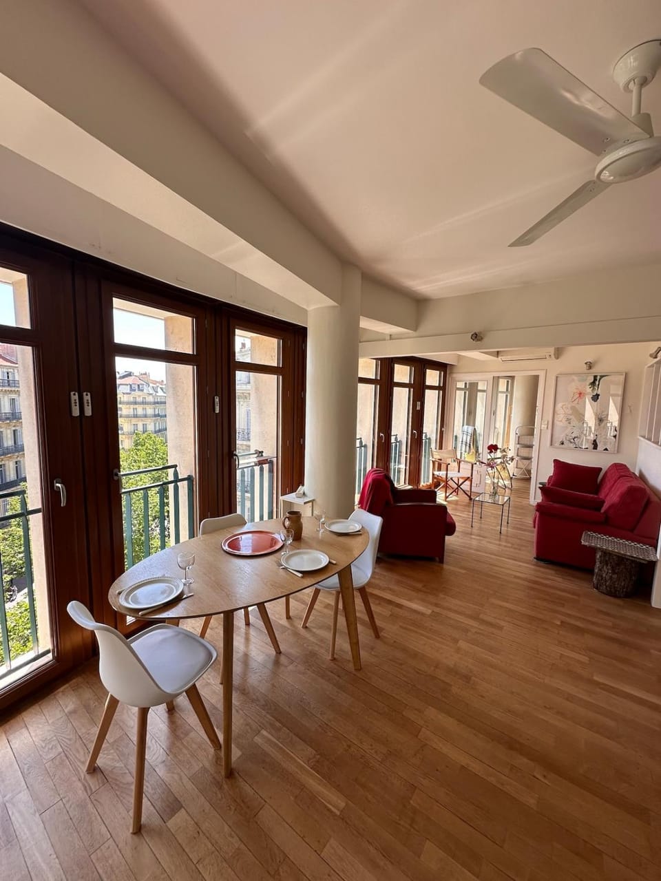Living room, Seating area, Dining area, air conditioner