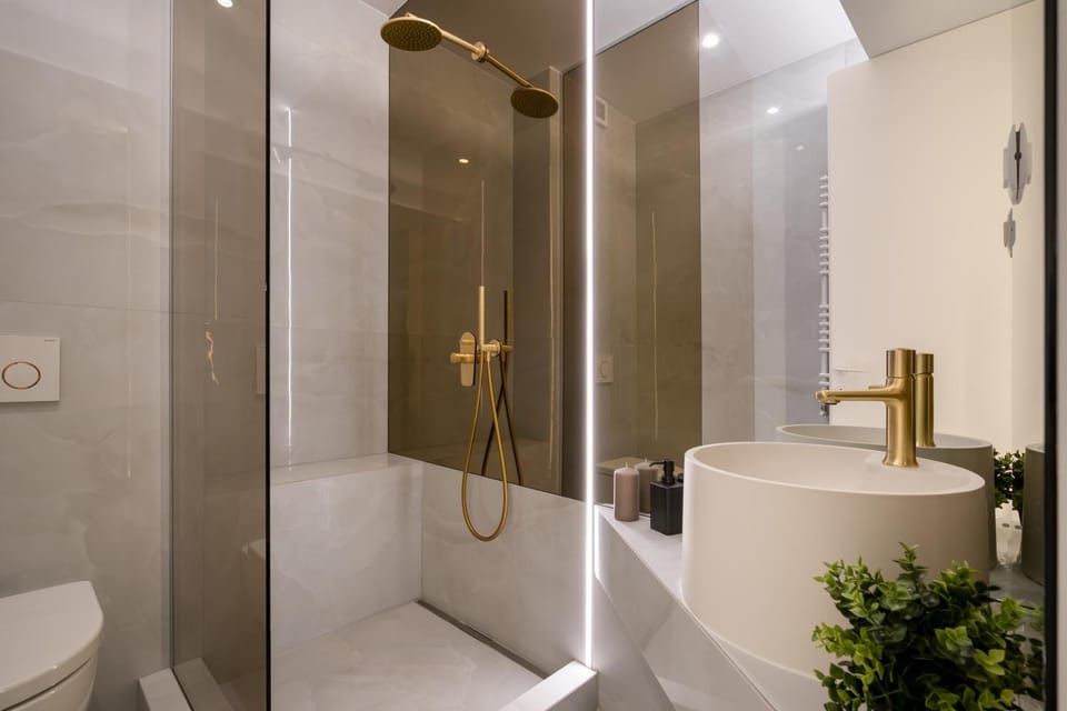 Shower, Toilet, Bathroom