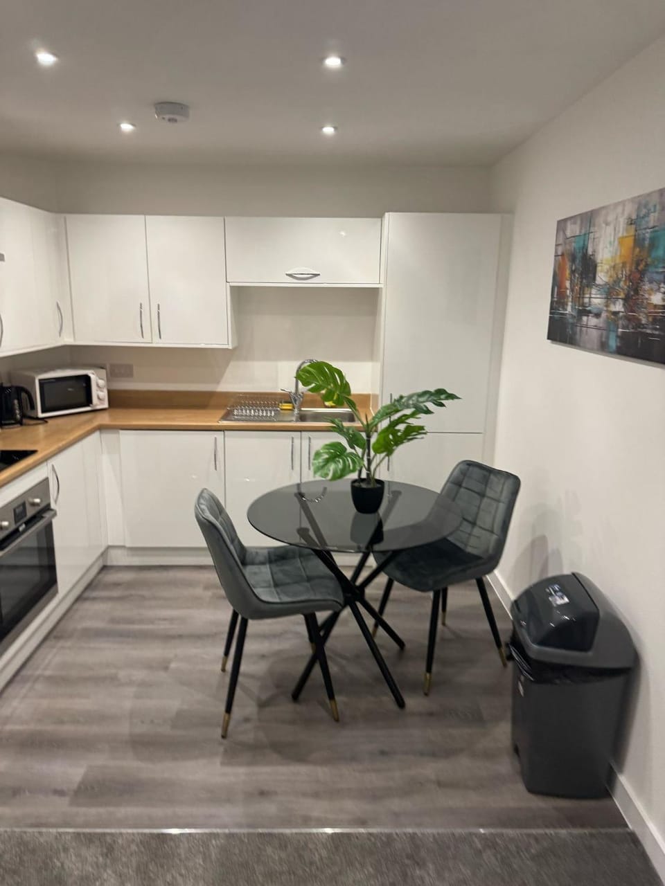 Kitchen or kitchenette, Seating area, Dining area