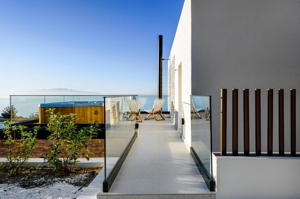 Hot Tub, Balcony/Terrace