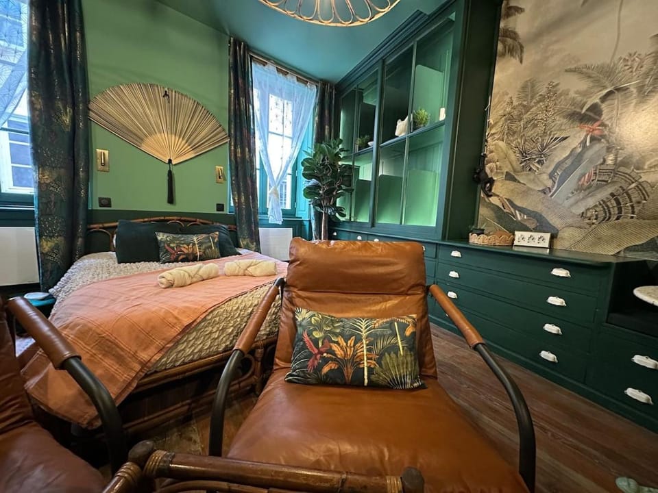 Bed, Photo of the whole room