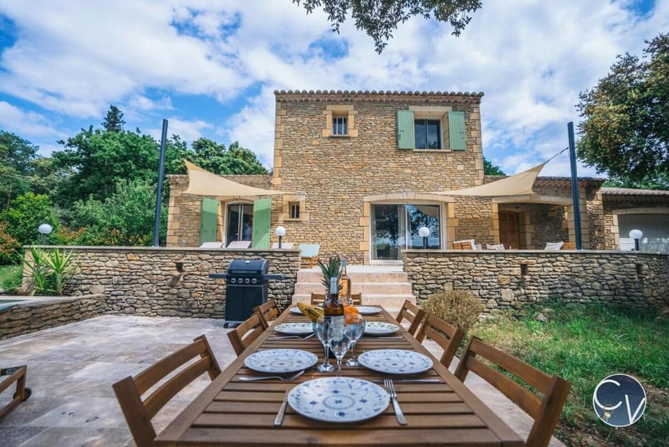 Villa Uzès - Climatisation, piscine et pétanque Villa in Provence