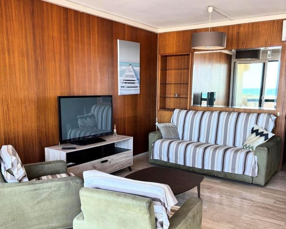 2-bedroom apartment - sea view Apartment in Saint-Cyprien