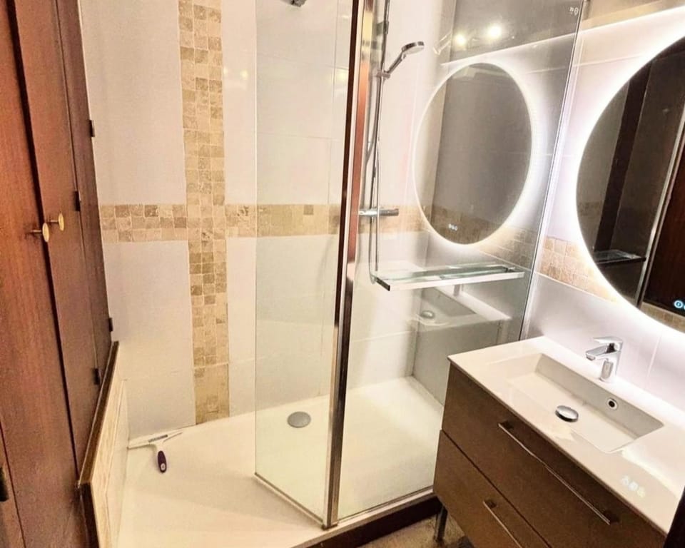 2-bedroom apartment - sea view Apartment in Saint-Cyprien