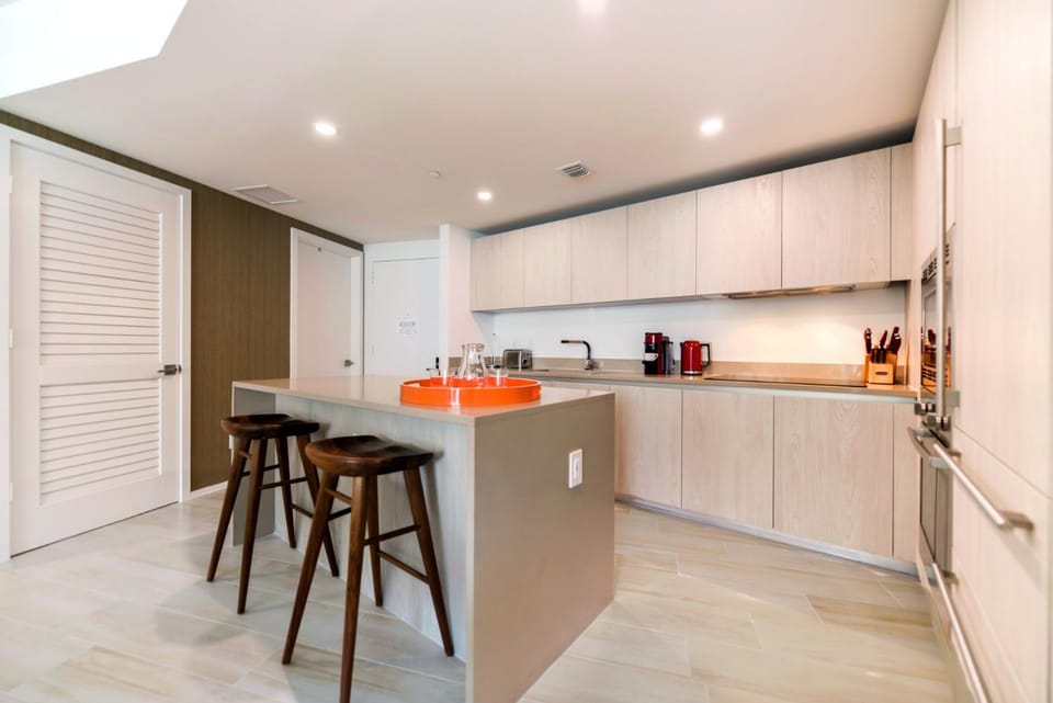 Seating area, Dining area, kitchen