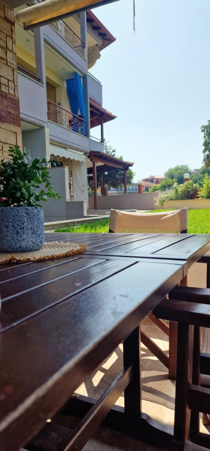 Property building, Patio, Day, Garden, View (from property/room), Balcony/Terrace, Balcony/Terrace, Dining area