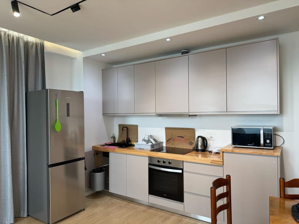 Kitchen or kitchenette, oven, toaster