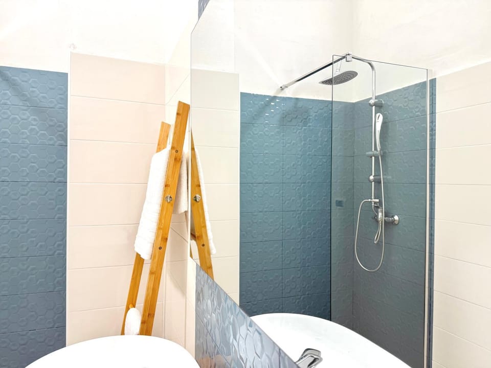 Shower, Bathroom
