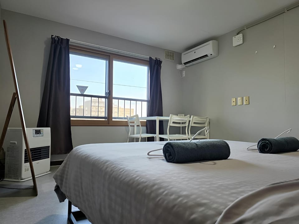 Bed, Bedroom, air conditioner
