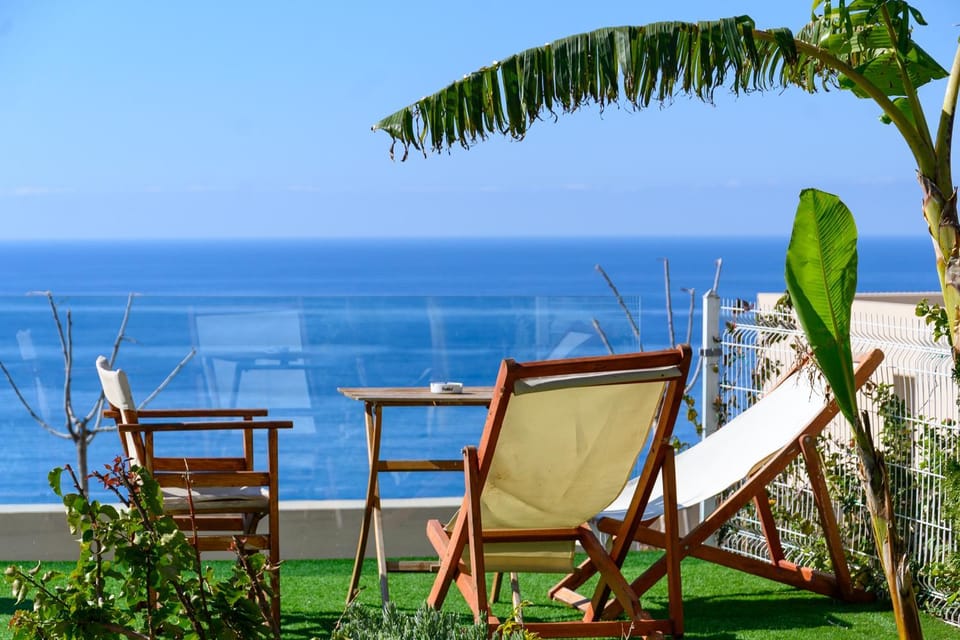 View (from property/room), Balcony/Terrace, Sea view, sunbed