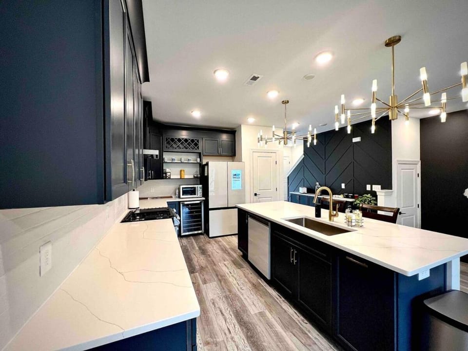TPV Antilia Luxury Home with Indoor Heated Pool And Gym Apartment in Durham