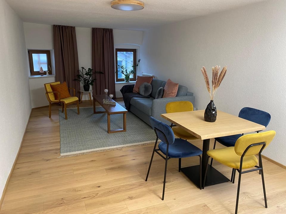 Living room, Seating area, Dining area