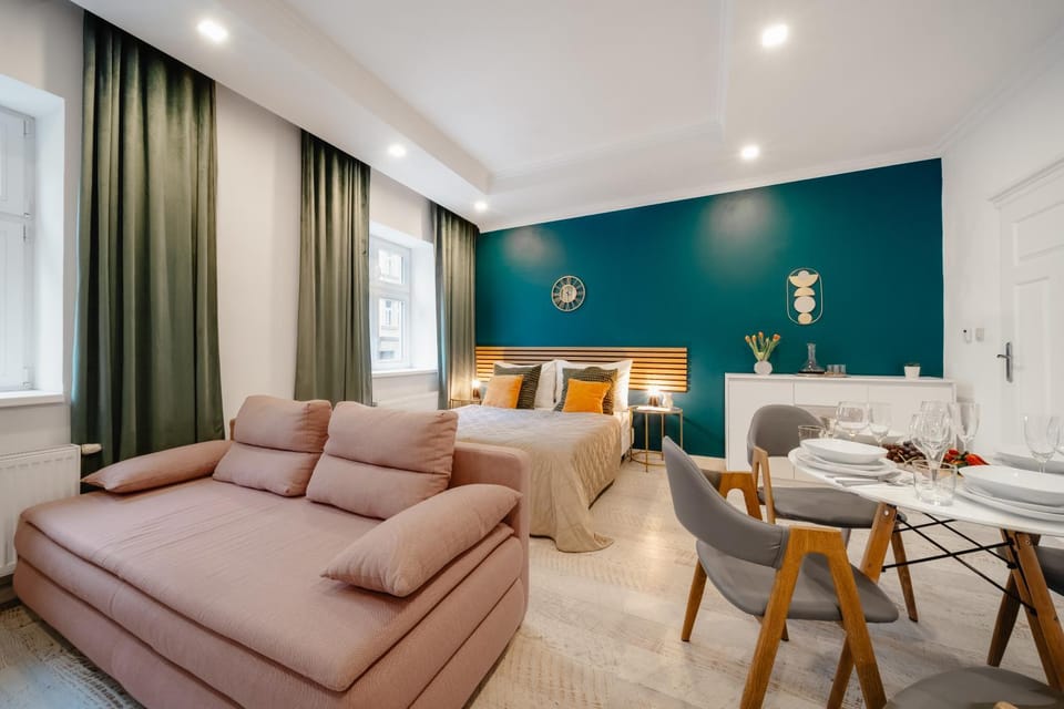 Bed, Living room, Seating area