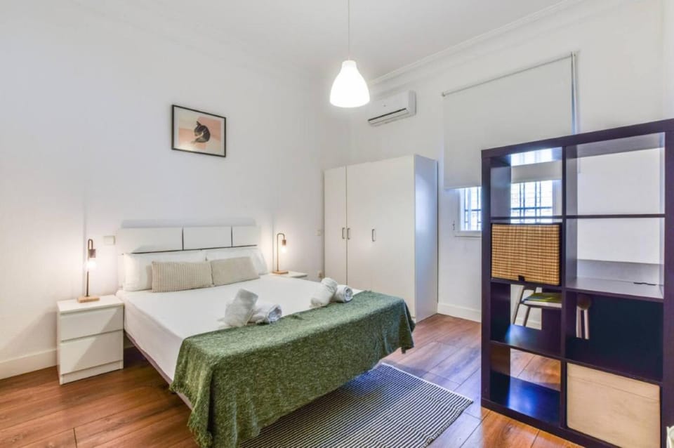 Bed, Photo of the whole room, Bedroom, towels, wardrobe, air conditioner