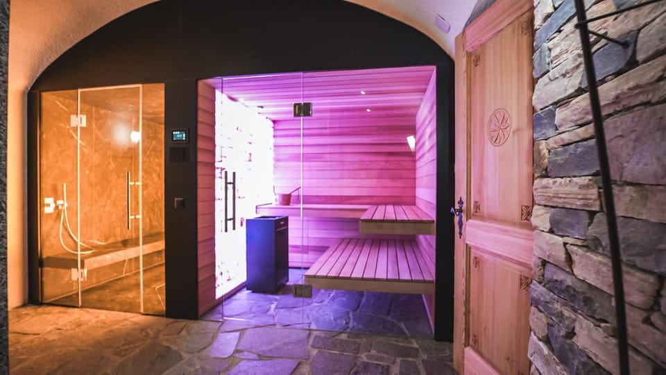 Sauna, Steam room
