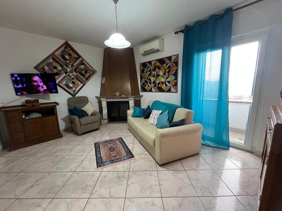TV and multimedia, Living room, Evening entertainment