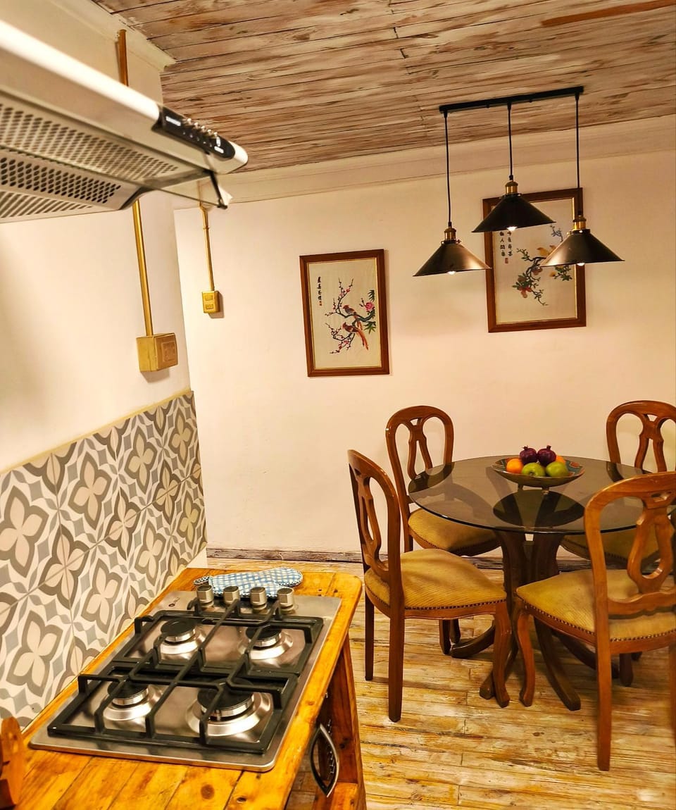Living room, Dining area