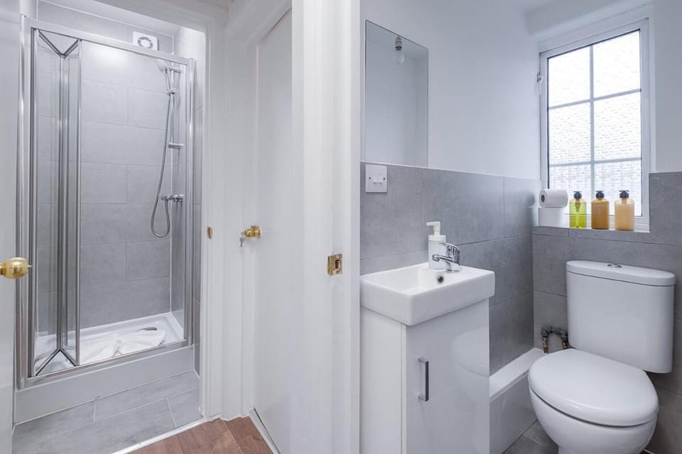 Studio for 2 - Access to Wembley, Free Parking, Snacks & Coffee, 5x Apartment in Edgware