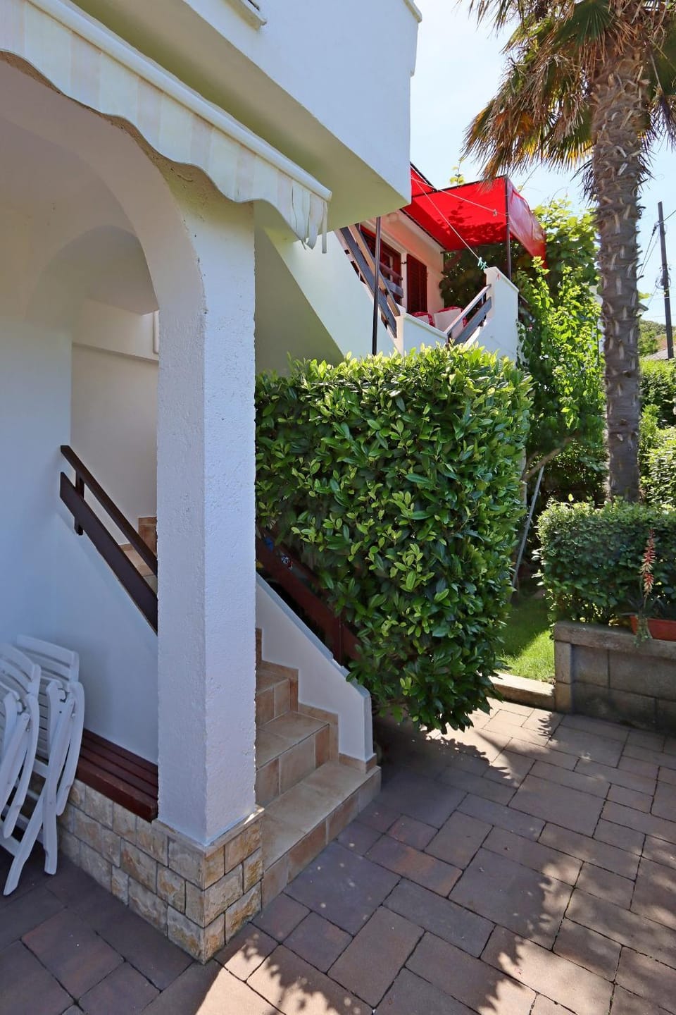 Location, children, Family