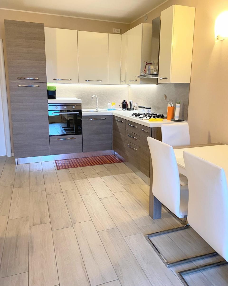 Kitchen or kitchenette, Dining area, dishwasher, oven, stove, toaster