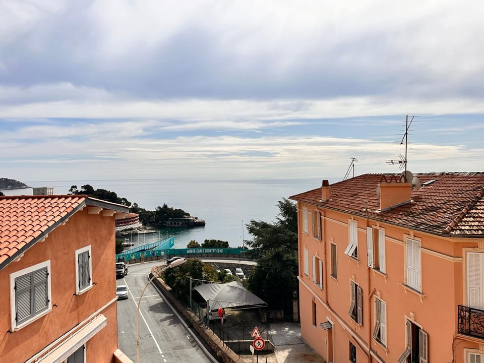 Property building, Neighbourhood, Sea view