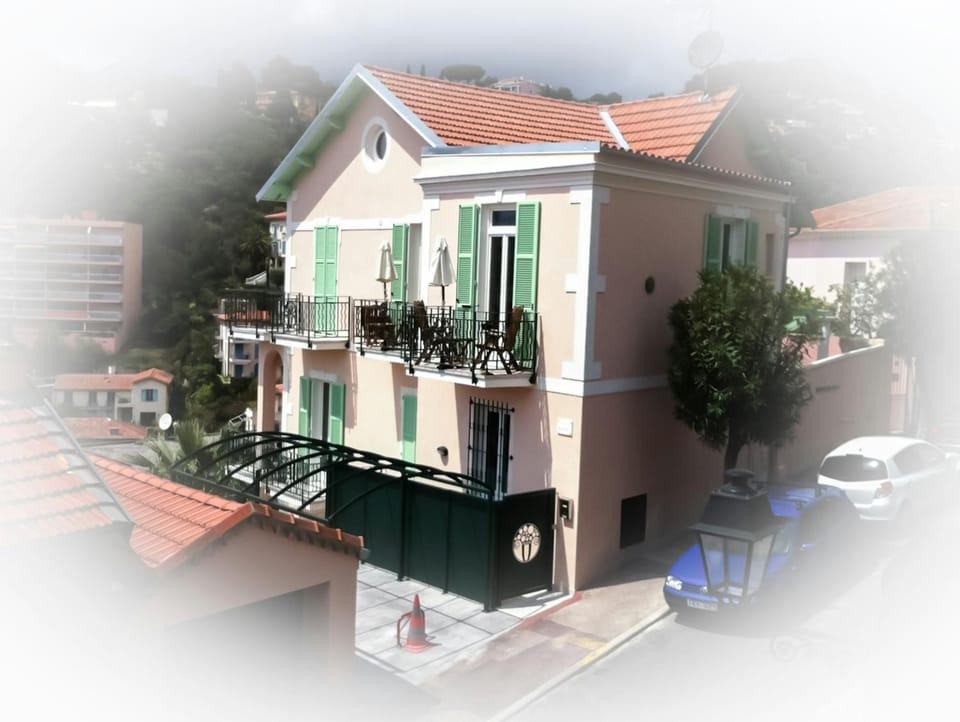 Property building, Day, Neighbourhood, View (from property/room), Balcony/Terrace, Street view, Parking