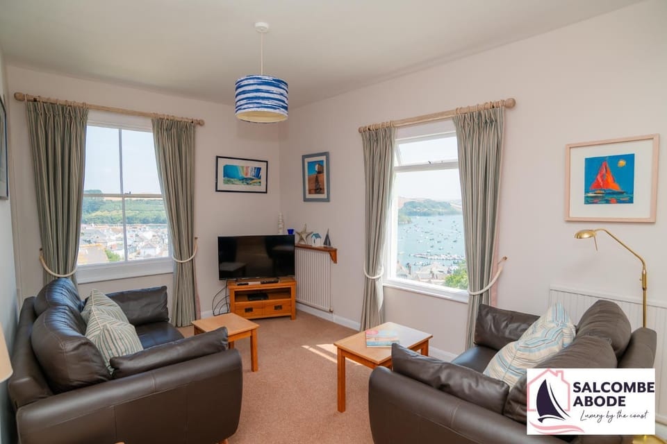 5 Glenthorne-Cosy Retreat - Harbour View & Parking Apartment in Salcombe